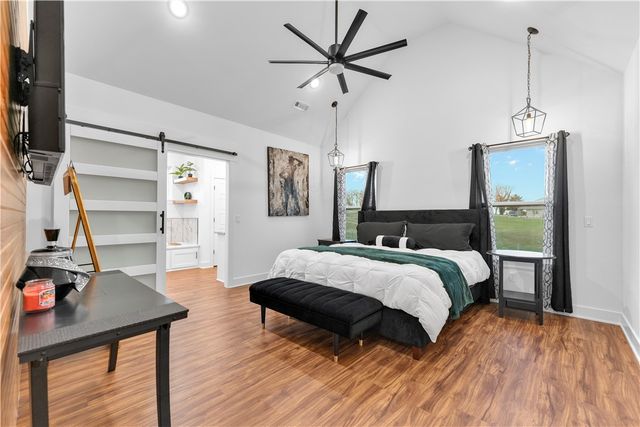 800 Arbor Acres Avenue, Tontitown, AR 72762