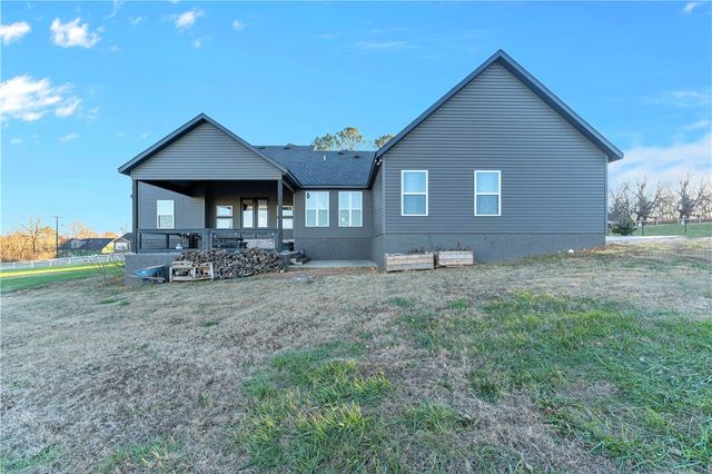 800 Arbor Acres Avenue, Tontitown, AR 72762