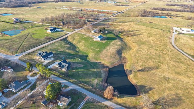 800 Arbor Acres Avenue, Tontitown, AR 72762