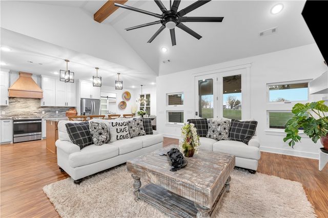 800 Arbor Acres Avenue, Tontitown, AR 72762