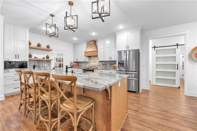 800 Arbor Acres Avenue, Tontitown, AR 72762