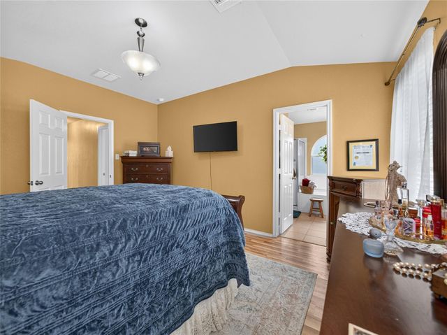 427 Buckingham DR, Kyle, TX 78640