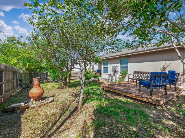 427 Buckingham DR, Kyle, TX 78640