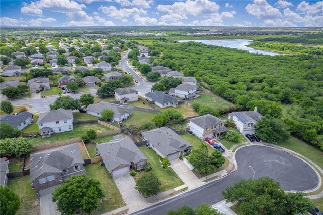 427 Buckingham DR, Kyle, TX 78640