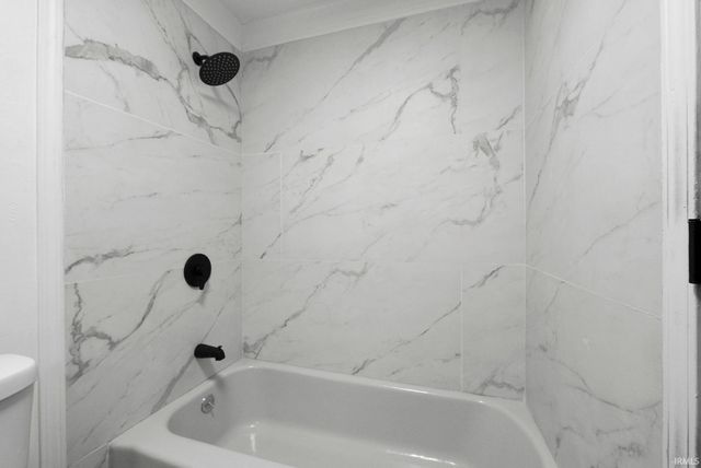 22331 Maple Lane, Woodburn, IN 46797