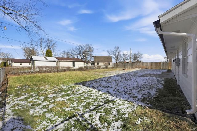 22331 Maple Lane, Woodburn, IN 46797