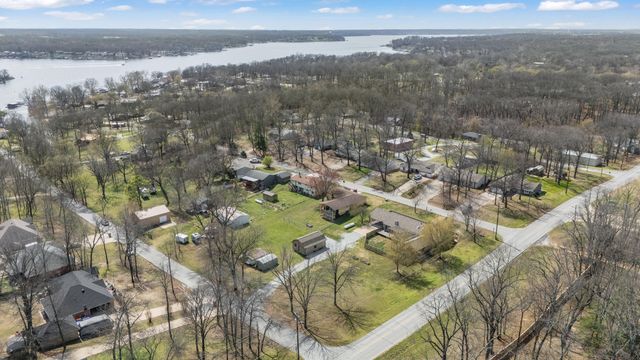 1301 Maple Drive, Grove, OK 74344