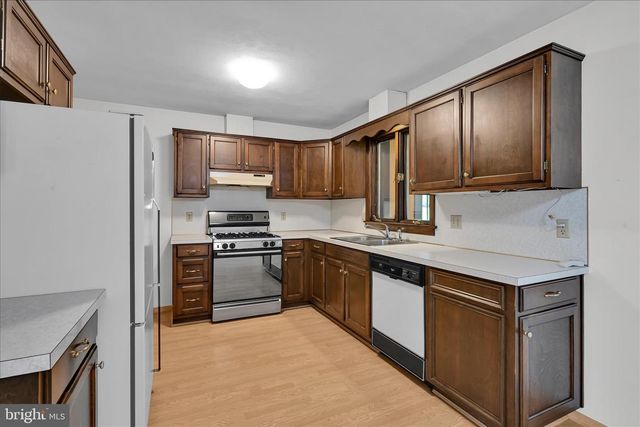 629 PAJABON DR, Palmyra, PA 17078