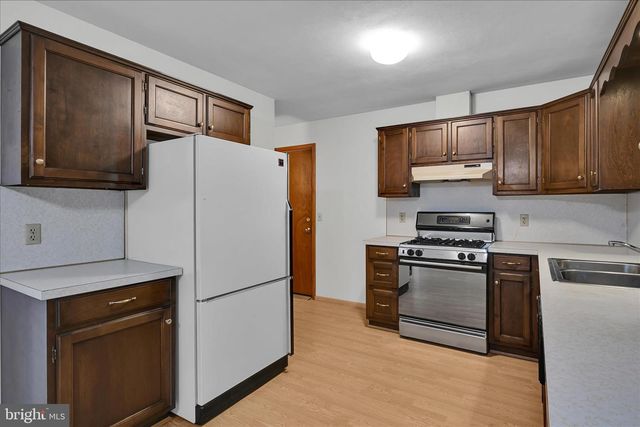 629 PAJABON DR, Palmyra, PA 17078