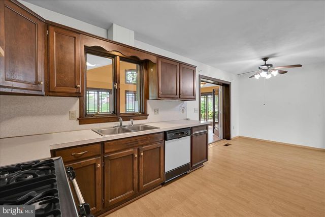 629 PAJABON DR, Palmyra, PA 17078