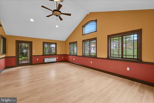 629 PAJABON DR, Palmyra, PA 17078