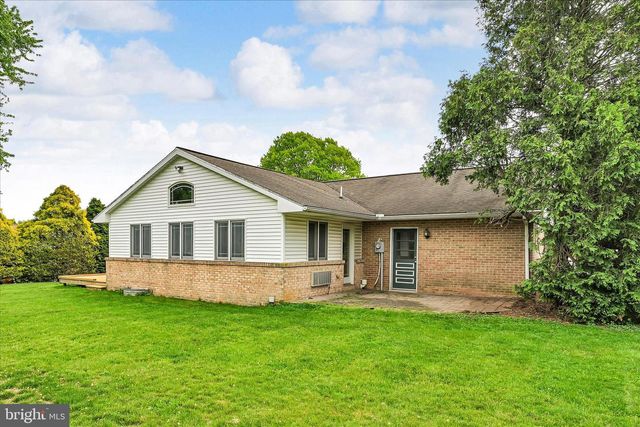 629 PAJABON DR, Palmyra, PA 17078