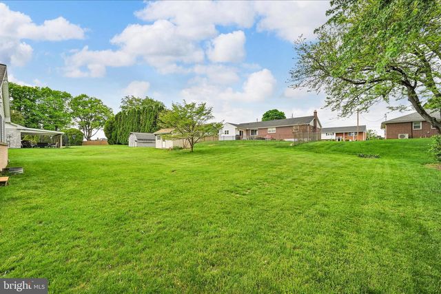 629 PAJABON DR, Palmyra, PA 17078