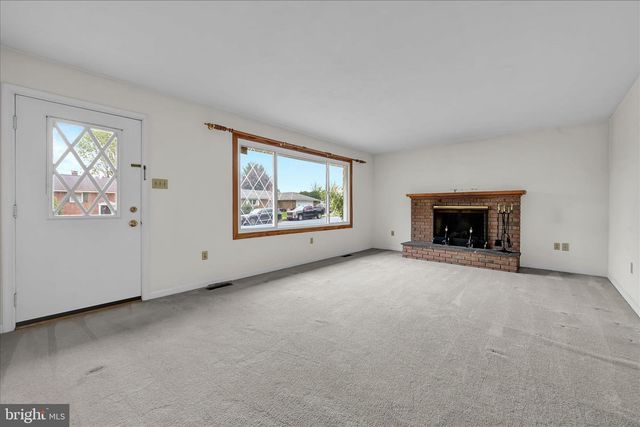 629 PAJABON DR, Palmyra, PA 17078