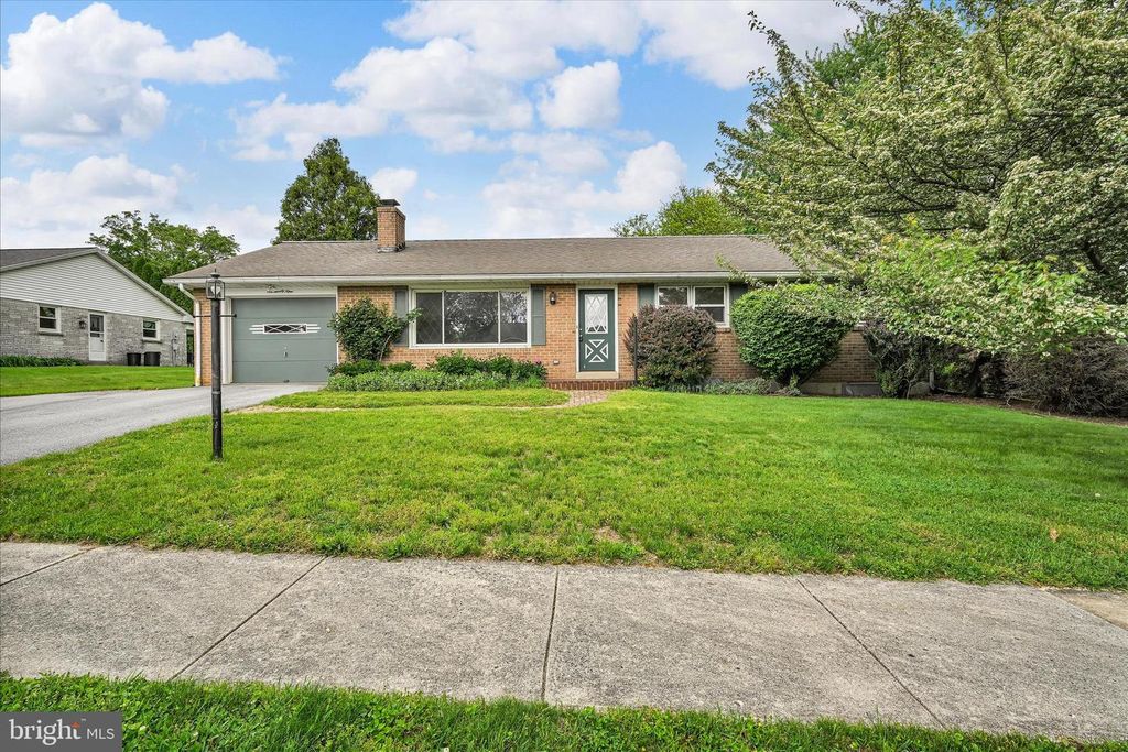 629 PAJABON DR, Palmyra, PA 17078