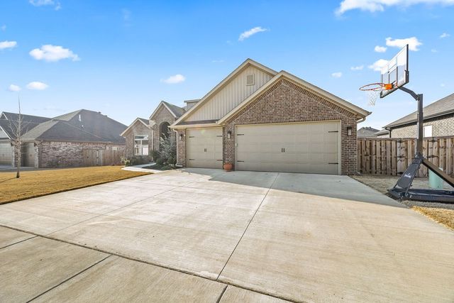 251 Ambry Loop, Centerton, AR 72719