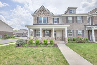 531 Swanholme Dr, Murfreesboro, TN 37128