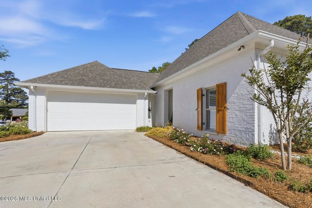 304 Fairway Cove, Brandon, MS 39047