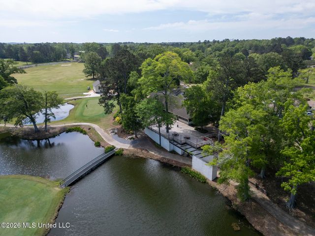 304 Fairway Cove, Brandon, MS 39047