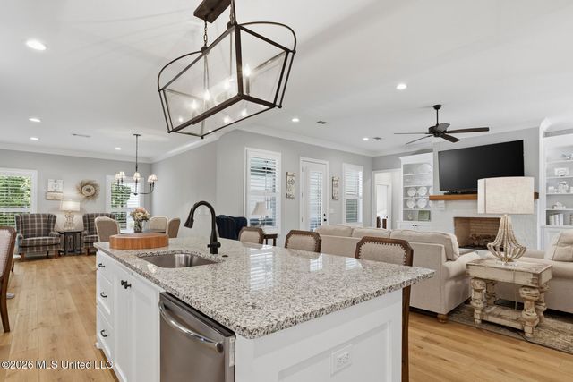 304 Fairway Cove, Brandon, MS 39047