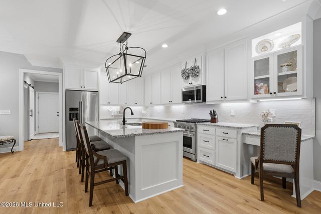 304 Fairway Cove, Brandon, MS 39047