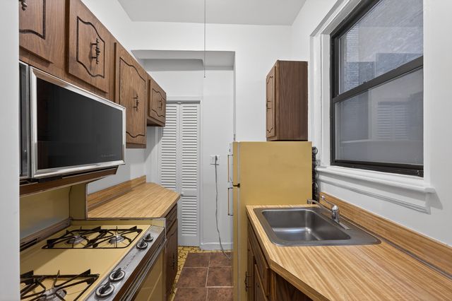30 W 90th St Apt 1E, New York City, NY 10024