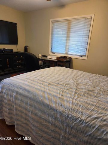 1 Crane Court SW, Calabash, NC 28467