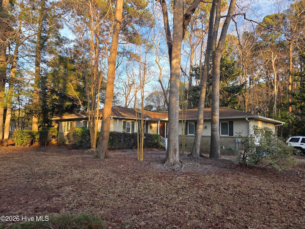 1 Crane Court SW, Calabash, NC 28467