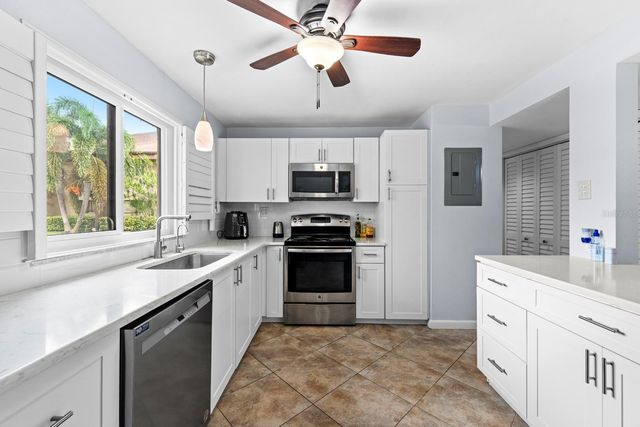 875 S VILLAGE DRIVE N 101, St Petersburg, FL 33716