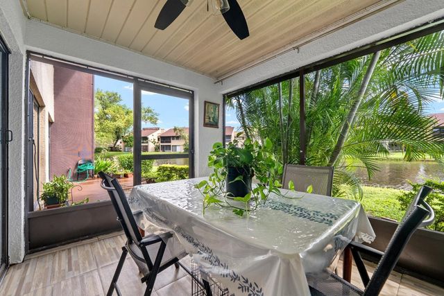 875 S VILLAGE DRIVE N 101, St Petersburg, FL 33716