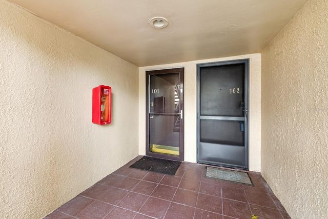 875 S VILLAGE DRIVE N 101, St Petersburg, FL 33716