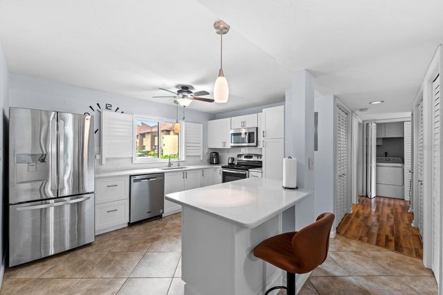 875 S VILLAGE DRIVE N 101, St Petersburg, FL 33716
