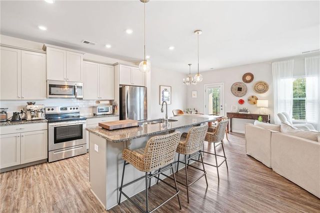 175 Madison Bend, Woodstock, GA 30188