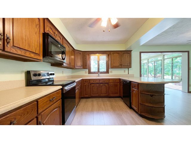 534 Swan Drive, Fortville, IN 46040