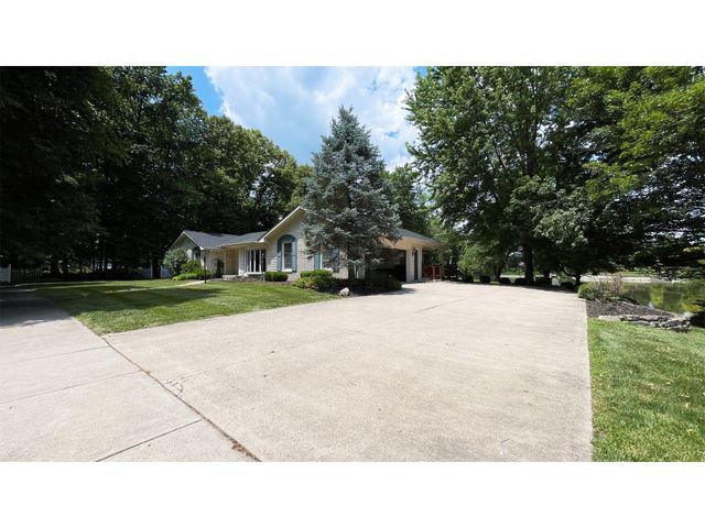 534 Swan Drive, Fortville, IN 46040