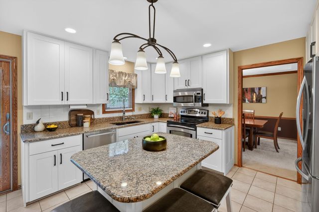 4314 101st Street, Urbandale, IA 50322