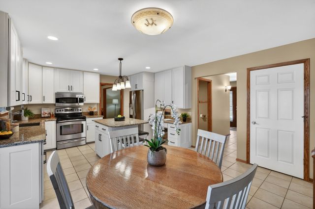 4314 101st Street, Urbandale, IA 50322