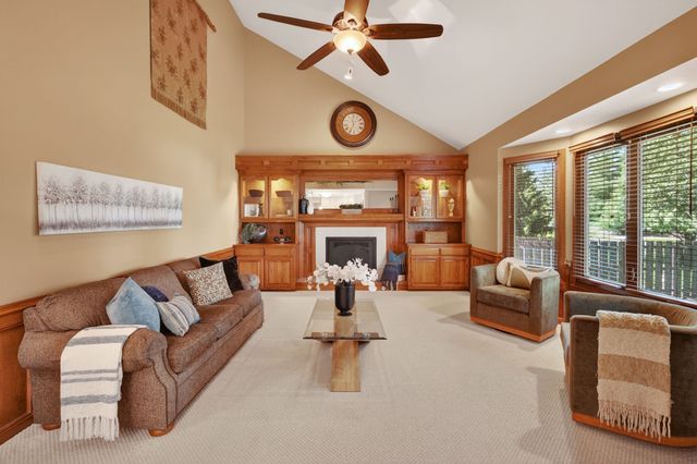 4314 101st Street, Urbandale, IA 50322