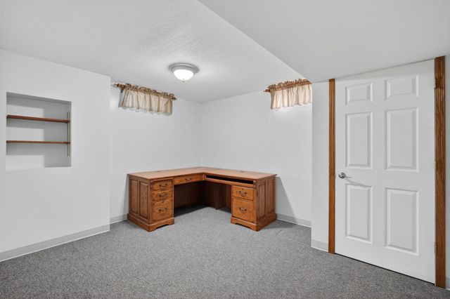 4314 101st Street, Urbandale, IA 50322