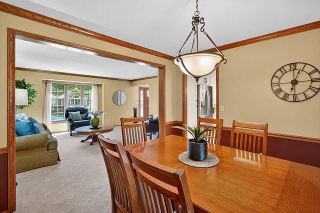 4314 101st Street, Urbandale, IA 50322