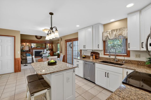4314 101st Street, Urbandale, IA 50322