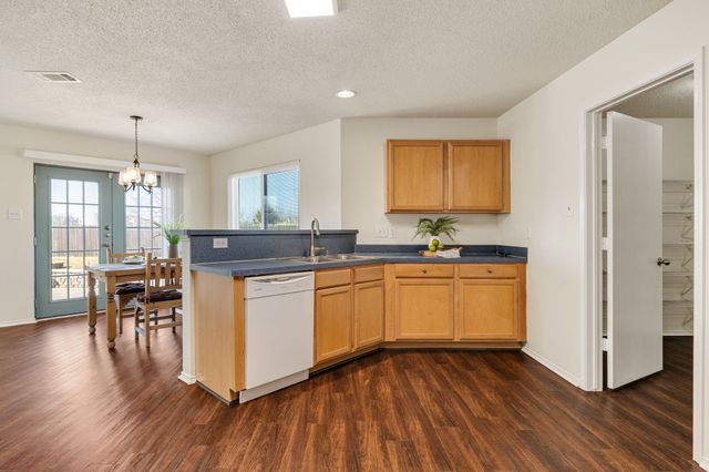 904 Canary Drive, Saginaw, TX 76131