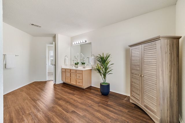 904 Canary Drive, Saginaw, TX 76131