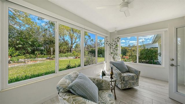 2323 GROVE STREET, Sarasota, FL 34239