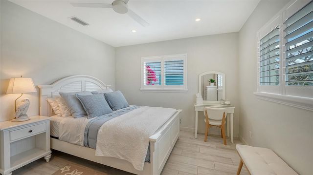 2323 GROVE STREET, Sarasota, FL 34239