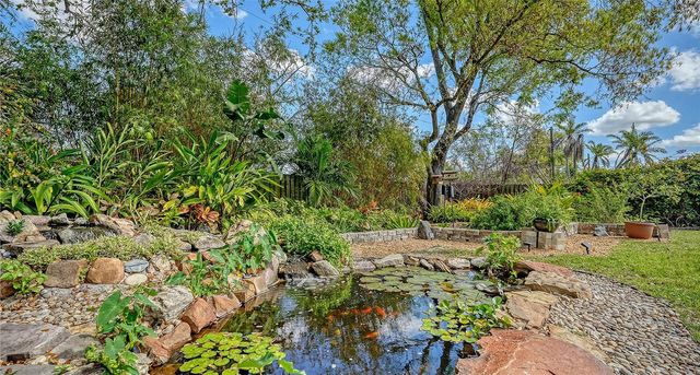 2323 GROVE STREET, Sarasota, FL 34239