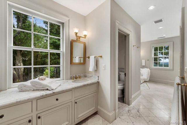 77 Oregon Road, Bedford Corners, NY 10549