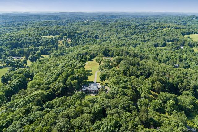 77 Oregon Road, Bedford Corners, NY 10549