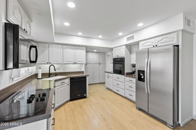 8537 E JACKRABBIT Road, Scottsdale, AZ 85250