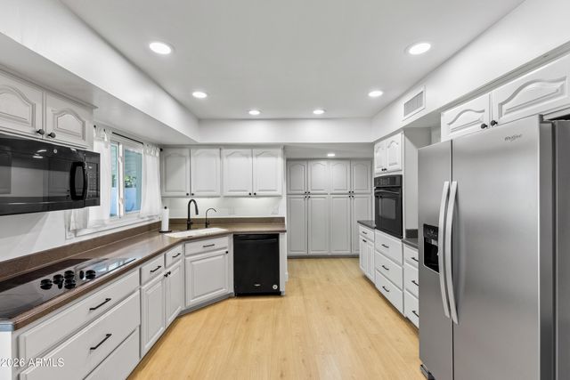 8537 E JACKRABBIT Road, Scottsdale, AZ 85250
